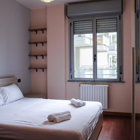 Urban Balcony Hideaway - 3 People Lägenhet Milano Exteriör bild